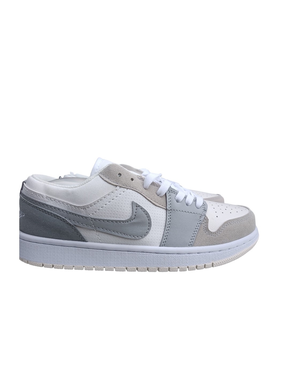 Nike Kids Low-Top Sneakers in White and Gray Suede